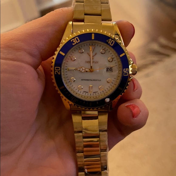 Deerfun gold watch with tag - Picture 1 of 3